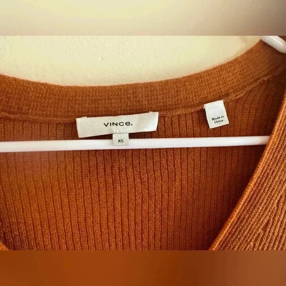 Vince Lightweight Cashmere Long Sleeve V-Neck Henley Sweater (00571) - Picture 11 of 13